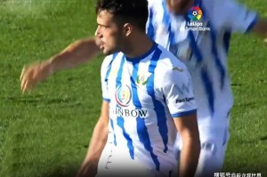 西甲前场多面手有望空降大连！外援谁最悬？刘逸一脚踢没了300万！王老板省了