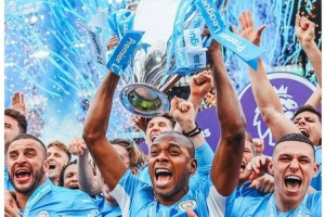 曼城祝费尔南迪尼奥40岁生日快乐，效力期间出战383场斩获12冠