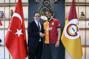 萨内加盟加拉塔萨雷，穆帅处境堪忧！土超欧冠资格赛倒计时！