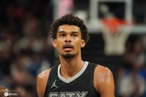 右肩深静脉血栓痊愈!文班亚马：我又能打篮球了