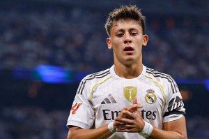 西甲首轮：巴萨表现稳定，皇马险胜奥萨苏纳，姆巴佩关键出击延续