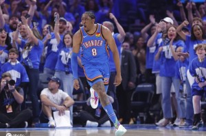 NBA官方：杰伦威穿印有不雅语言服装接受采访 罚款2.5万美元