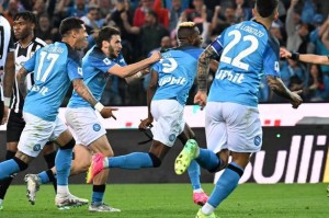 意甲冠军复仇时刻！那不勒斯主场誓斩卡利亚里，双枪领衔冲击晋级