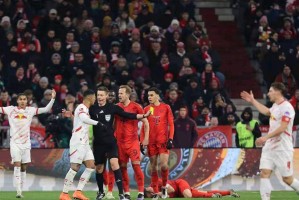 德甲冠军悬念临近揭晓：拜仁客战莱比锡，胜利在望