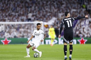 英媒：阿森纳希望在季前赛前完成中锋引援 对罗德里戈保持耐心